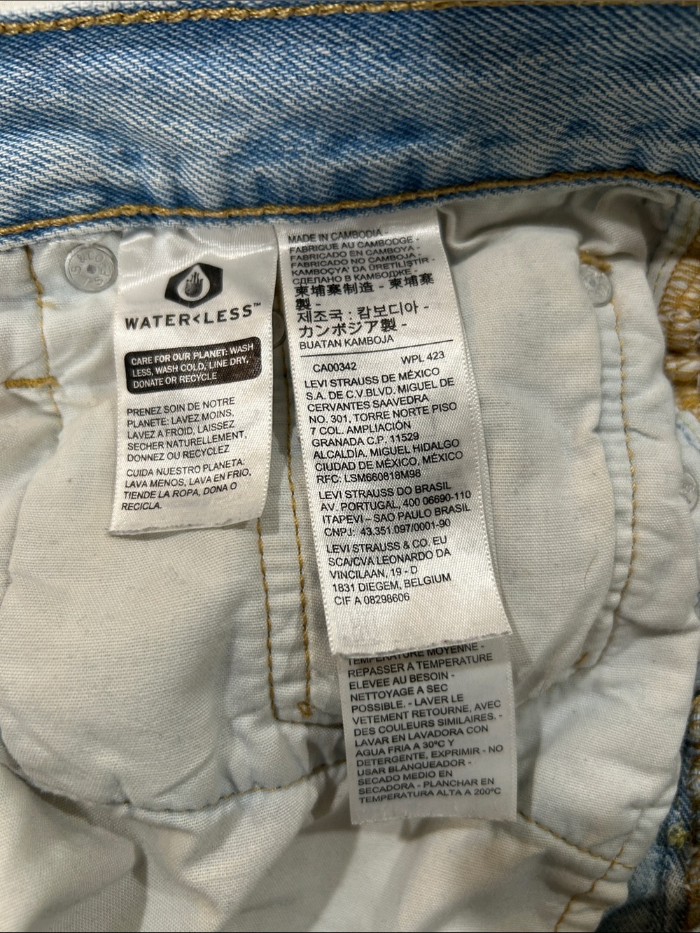 Levi's Light Wash Rolled Cutoff Denim Shorts - Picture 3 of 11